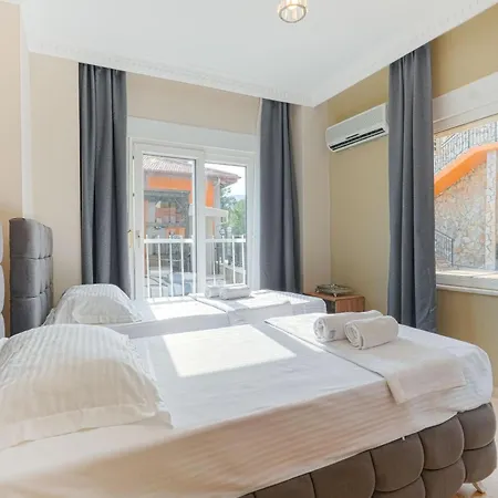 Feda Apartmanhotel *